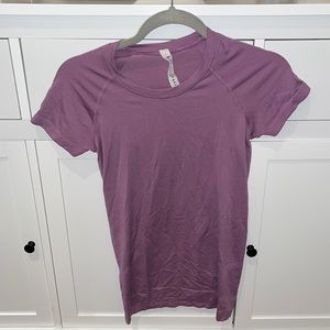 Size 4 lulu swiftly tech